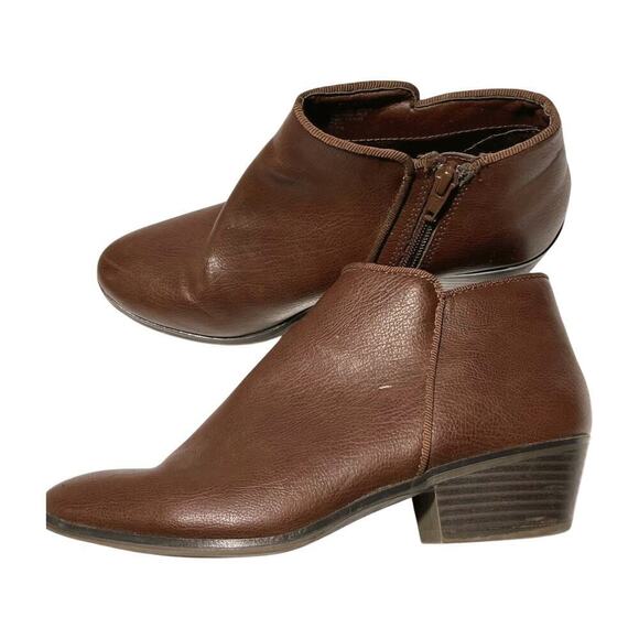 St John’s Bay brown ankle boots sz 6.5 Chelsea booties low heel comfortable - Picture 4 of 11